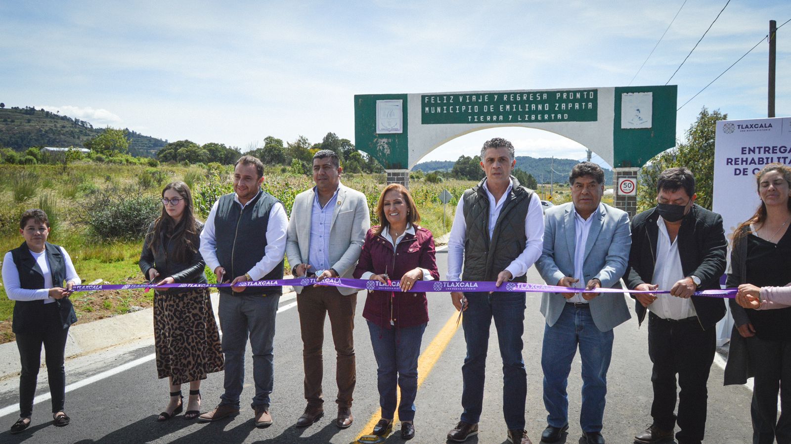 El municipio de Emiliano Zapata recibe a Lorena Cuéllar para inaugurar rehabilitación carretera